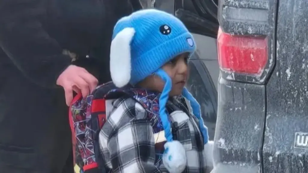 Psicólogo revela el impacto devastador de detener a un niño de 5 años, incluso si es "imposible borrar el trauma".