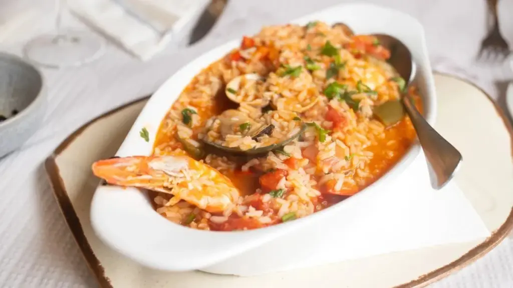 Arroz de Mariscos em 15 Minutos: A Receita Expressa que Vai Conquistar Sua Família