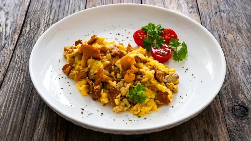 Cogumelos à Brás: a receita vegetariana de Tia Cátia para um jantar aconchegante