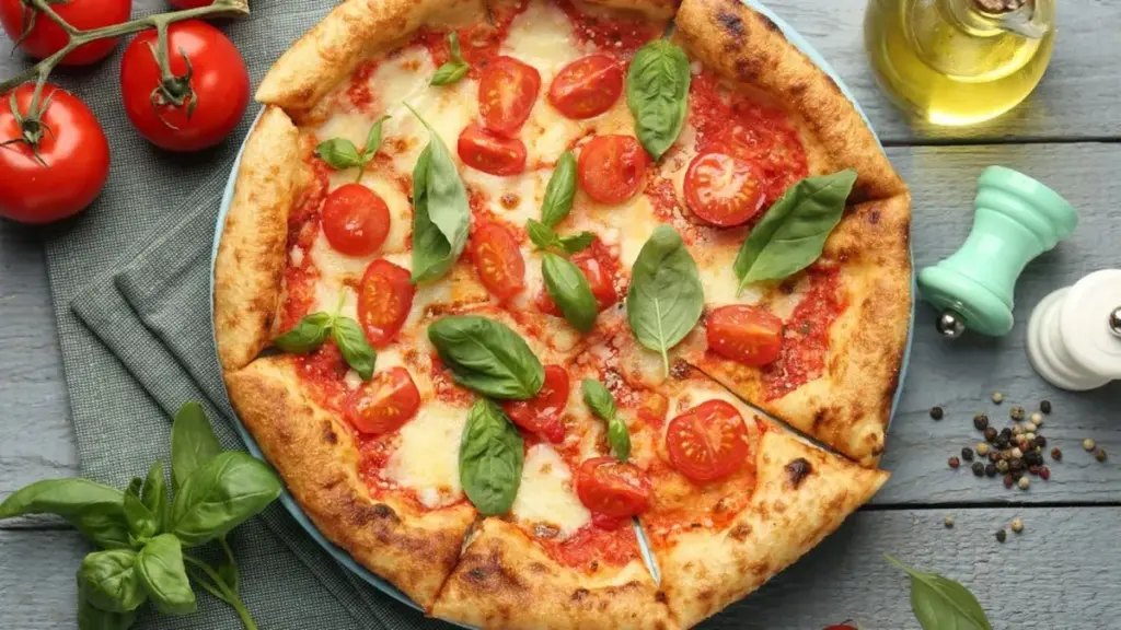 Convierte tu cocina en una pizzería: la receta de pizza margarita que te transportará a Italia en 25 minutos
