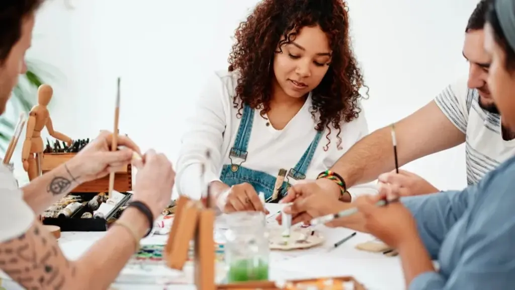 Deja los ecrãs: 4 hobbies analógicos que devuelven la paz a tu mente