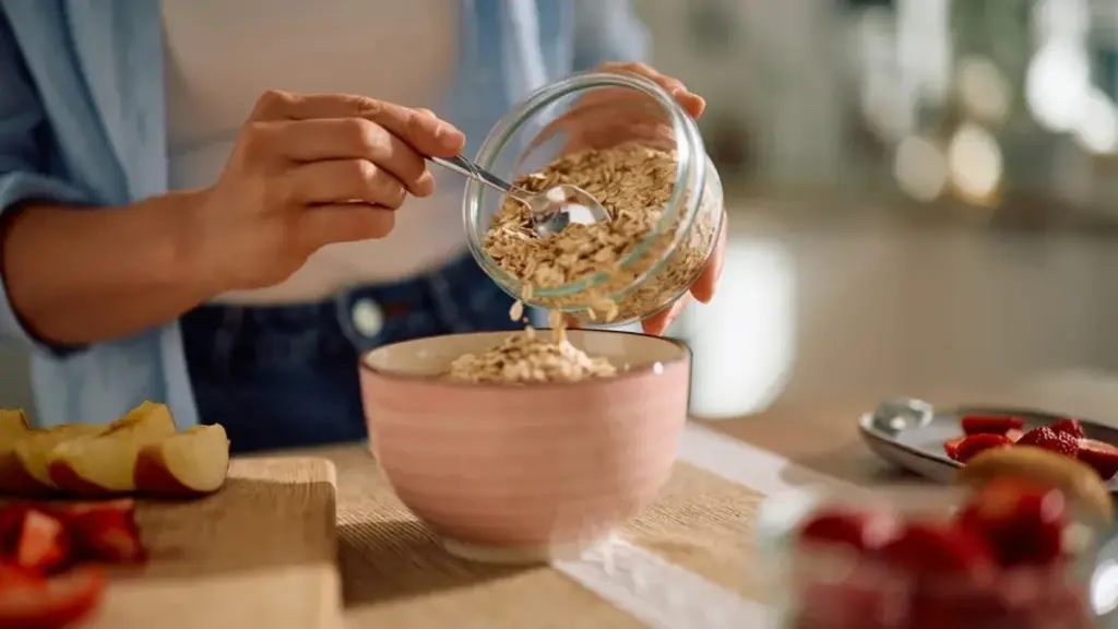 ¿Demasiada avena por la mañana? La advertencia de una nutricionista