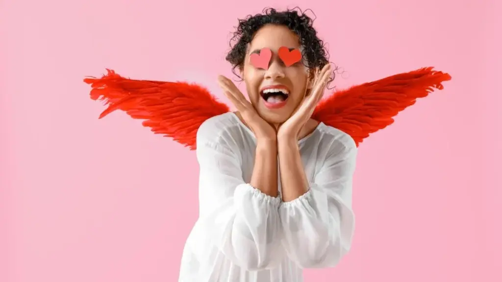 El Cupido apunta: 3 signos que estrenan el mes del amor con suerte y romance