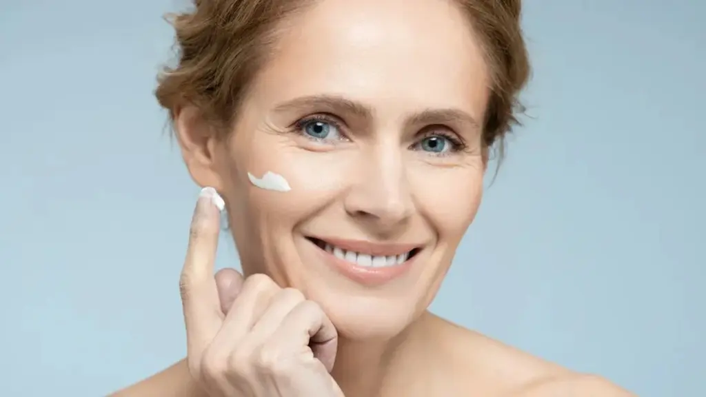 El secreto mejor guardado para una piel joven: no es el caro sérum, sino esto