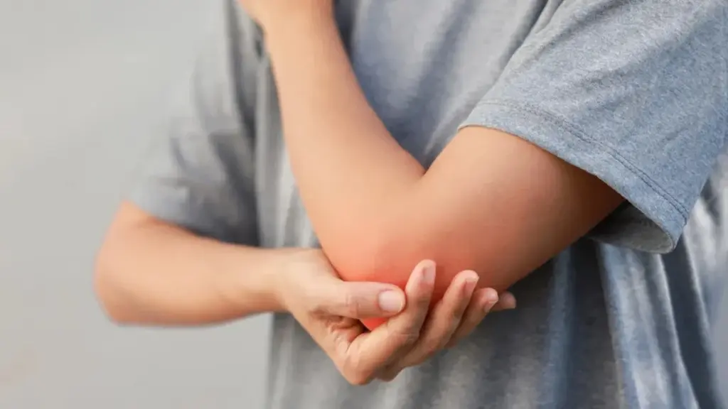 El 'shock' inesperado al golpearte el codo: el nervio que causa la tormenta