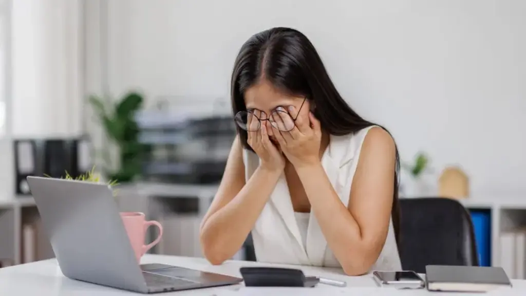 Este gesto simple puede eliminar el dolor de cabeza instantáneamente