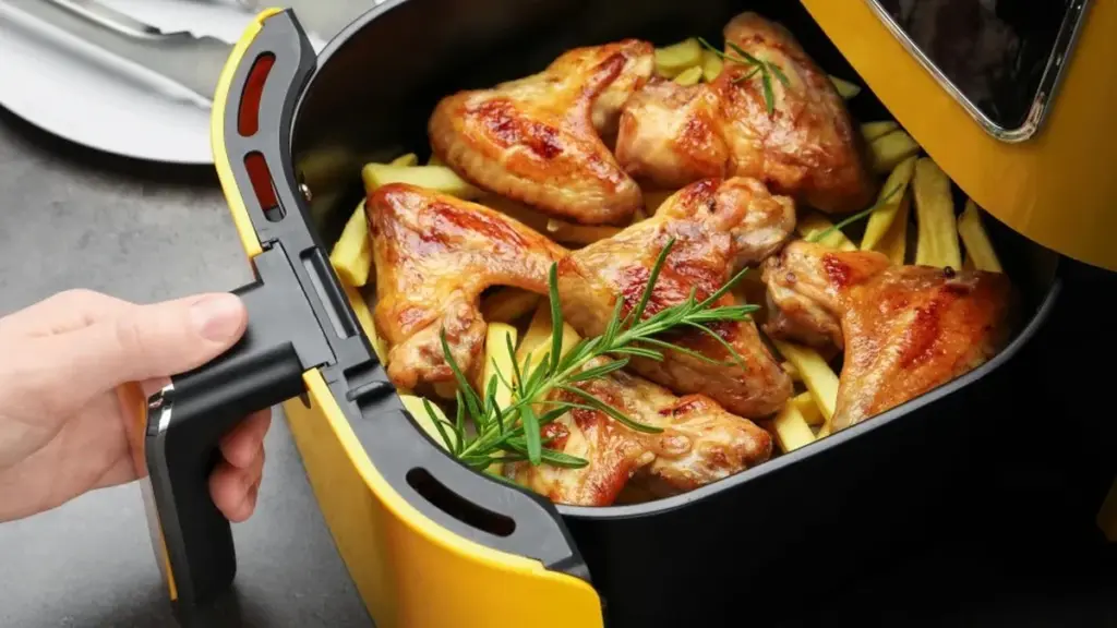 Frango na air fryer, no forno ou frigideira: 3 maneiras deliciosas de prepará-lo