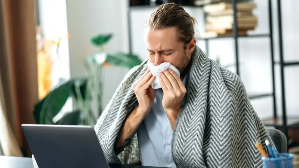 Gripe o Covid? Una diferencia clave que debes conocer, según explica una doctora