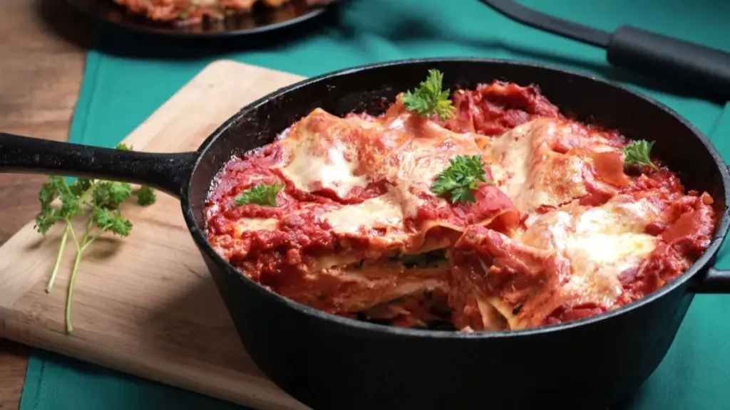 Lasaña viral de sartén: Cremosa sin bechamel en minutos