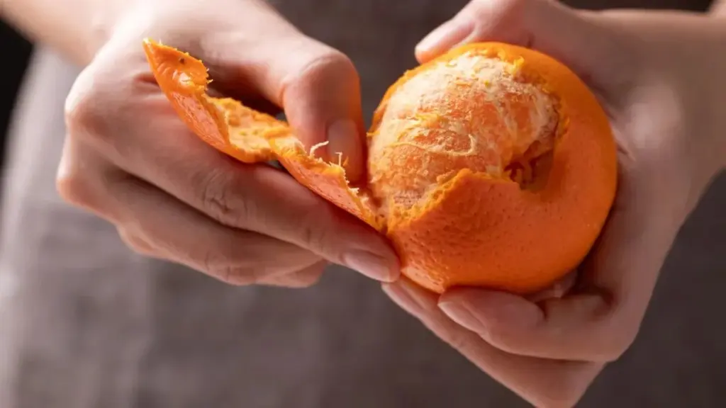 ¿Naranja por la noche? La ciencia revela si realmente es malo para tu salud