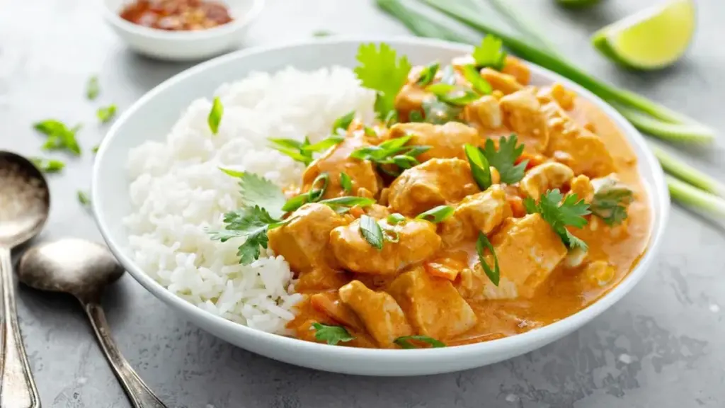 Pollo al Curry Económico: Saborea Delicias por Menos de 1€ por Persona