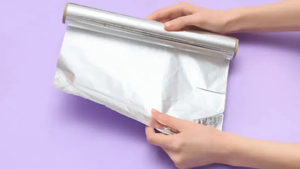 4 alimentos que causan mal sabor al guardarlos en papel de aluminio