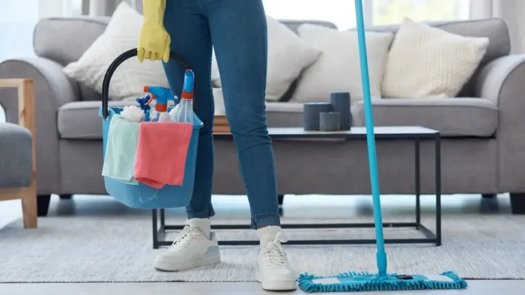 8 errores comunes de limpieza que, irónicamente, dejan tu casa aún más sucia