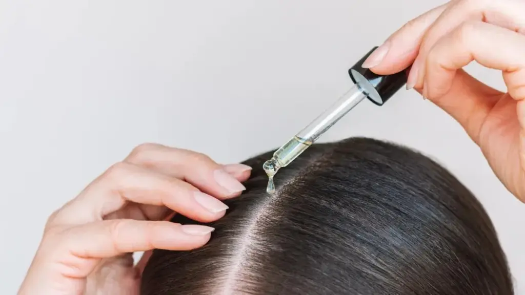 Aceite el aceite de romero para el cabello: ¿es un milagro para el crecimiento o un mito?