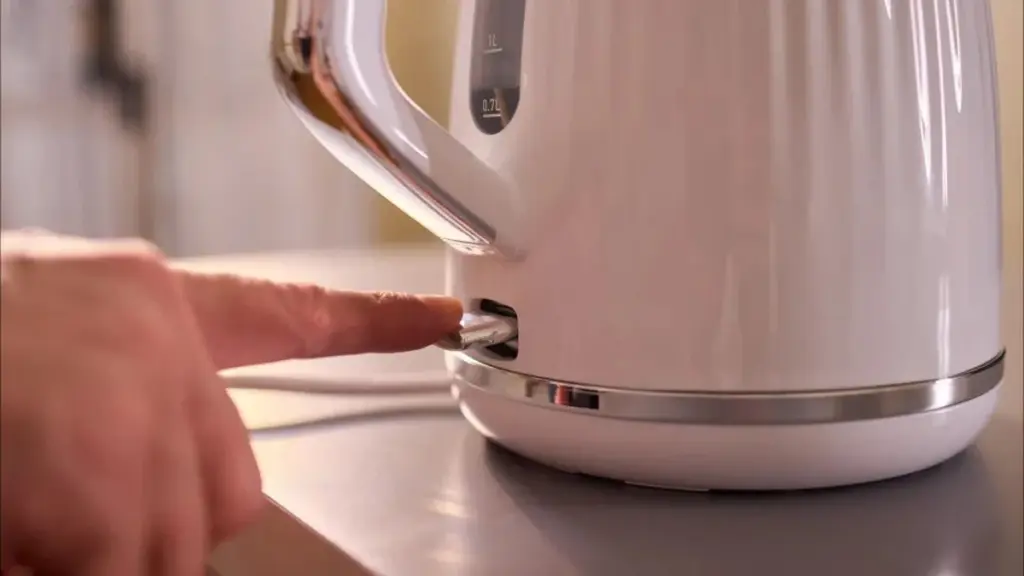 el peligro oculto: qué pasa al hervir agua y puede afectar tu salud