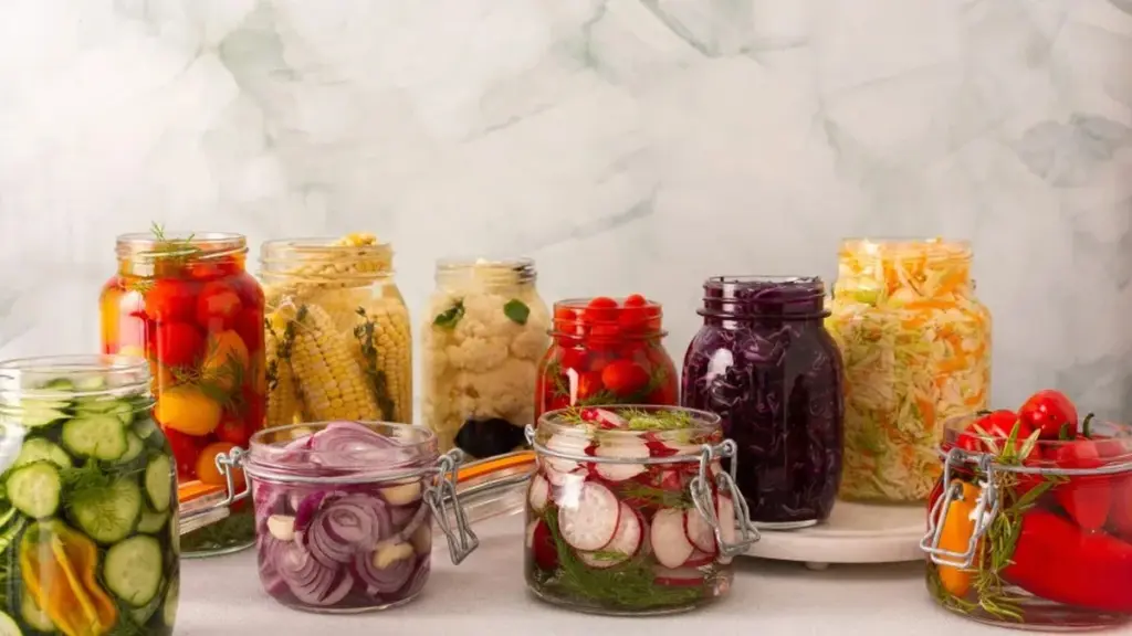 El secreto de un intestino feliz: 8 alimentos fermentados que los expertos recomiendan consumir a diario