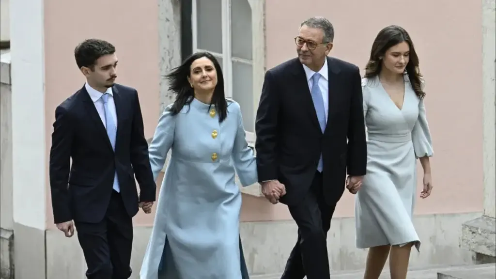 El vestido azul que las primeras damas eligen en secreto: ¿coincidencia o un mensaje oculto?