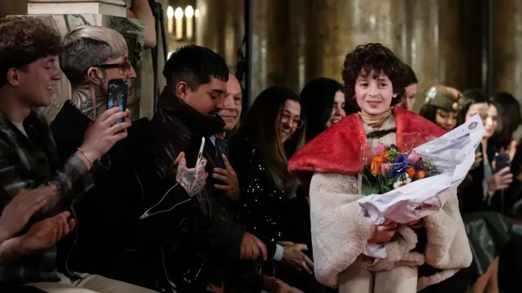 Max Alexander, el niño prodigio de 10 años que deslumbró en la Semana de la Moda de París
