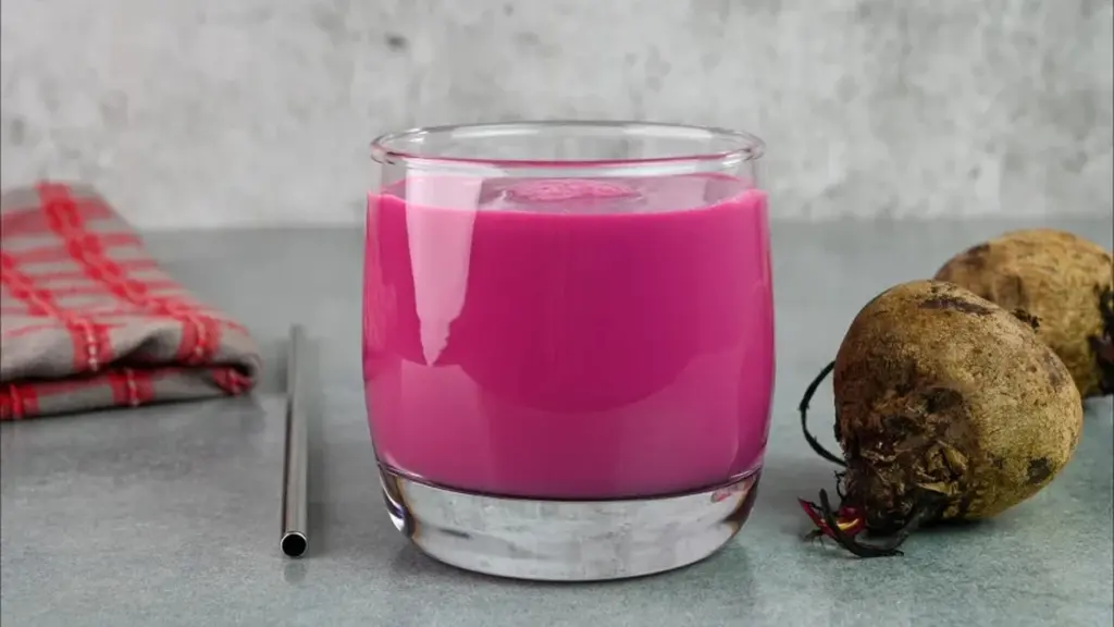 Smoothie rosa picante: la receta que revitaliza tu cuerpo para la primavera