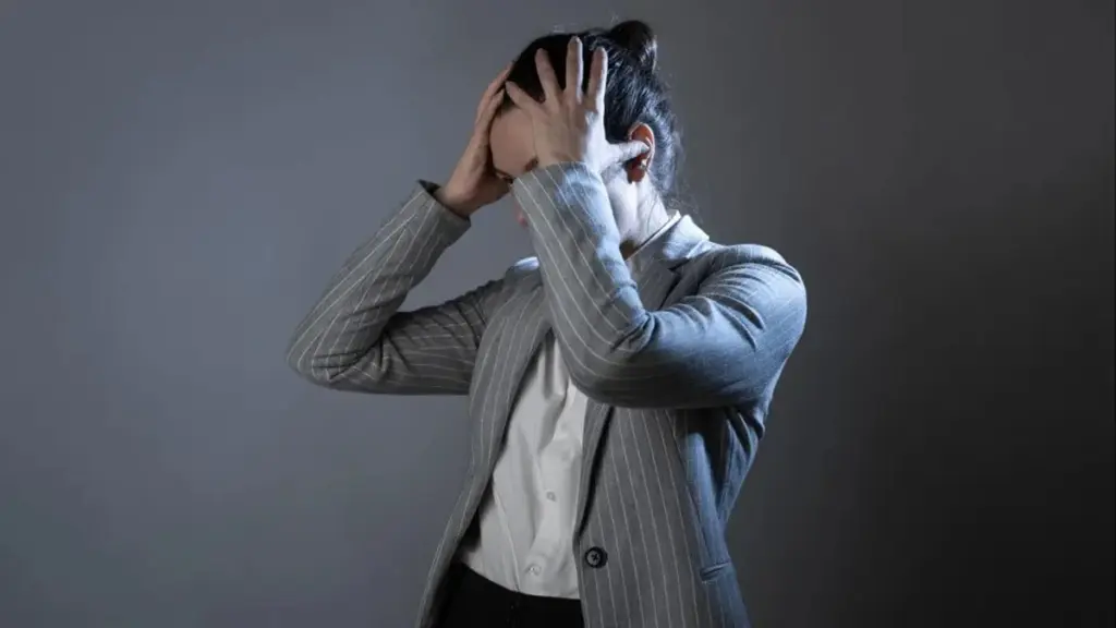 ¿Te sientes un fraude? Cómo vencer el síndrome del impostor, incluso cuando crees que no mereces tu éxito