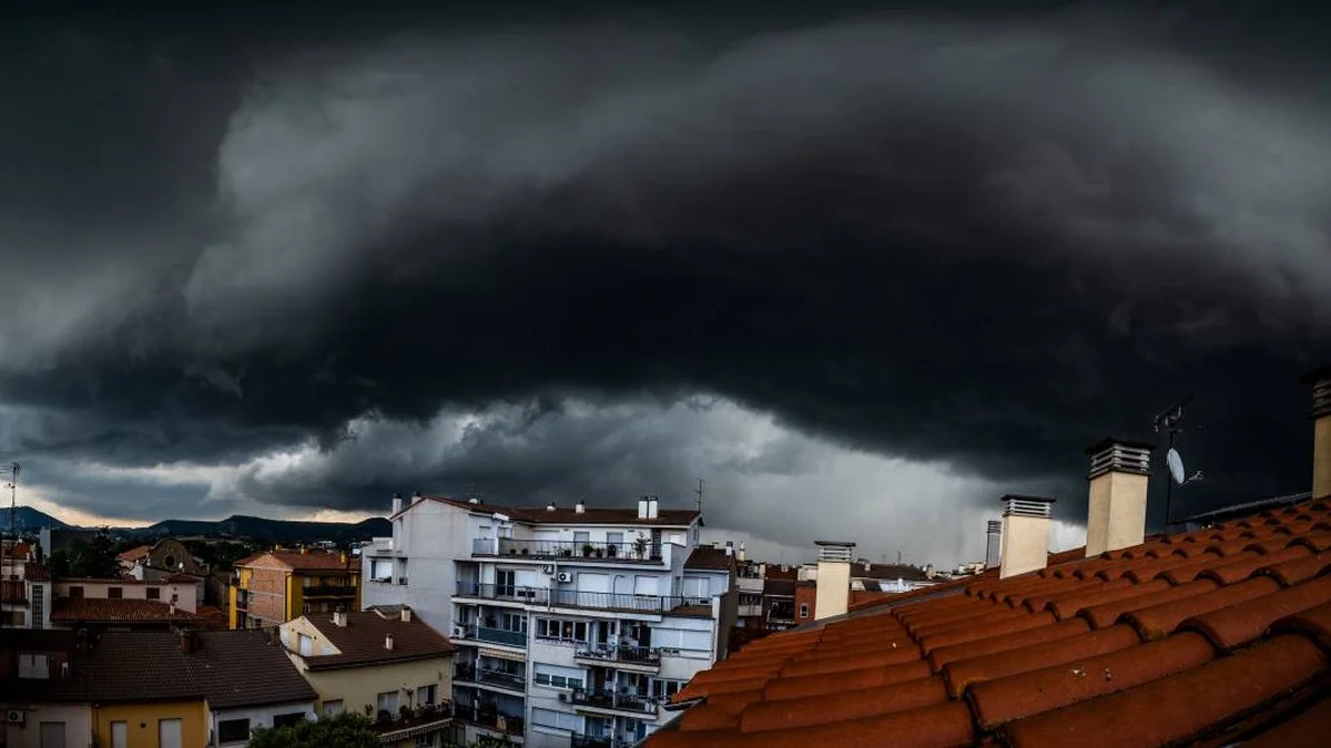 El Meteocat activa avisos de peligro por tormentas en toda Cataluña: 33 comarcas en alerta